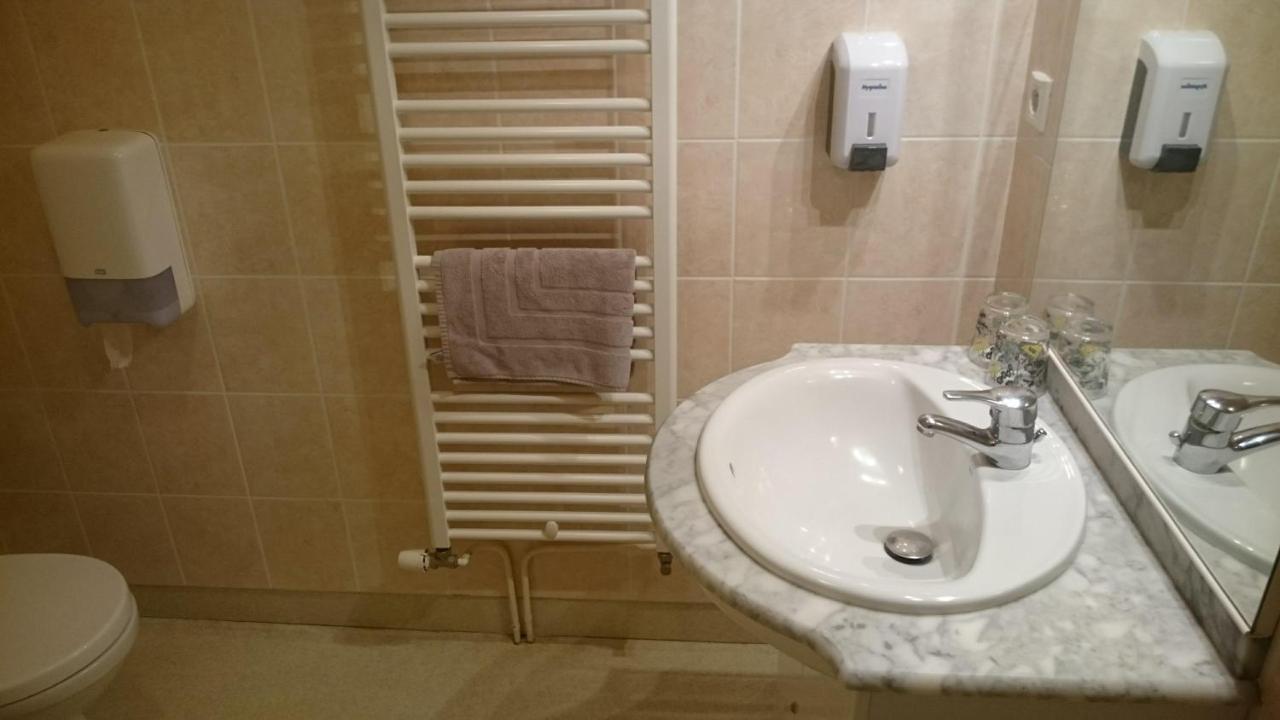 Chambres D'Hotes De L'Auberge L'Astrassadou Rezentieres Ngoại thất bức ảnh
